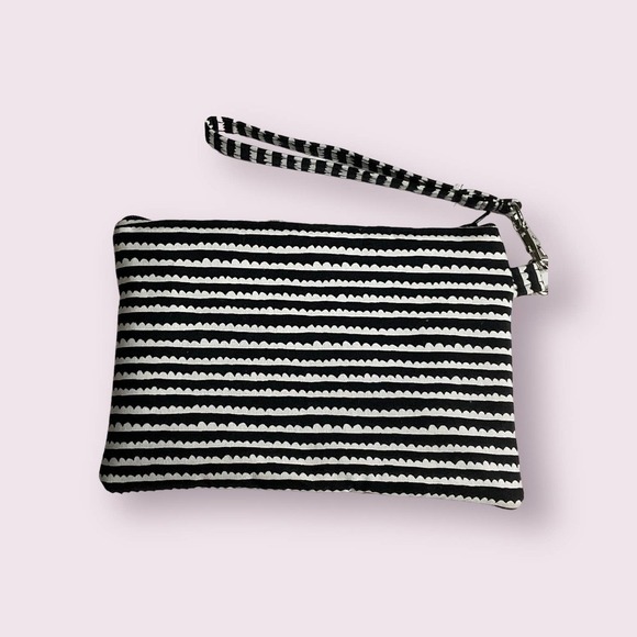 Smartphone Wristlet by Even Keel & Co. - Picture 4 of 7